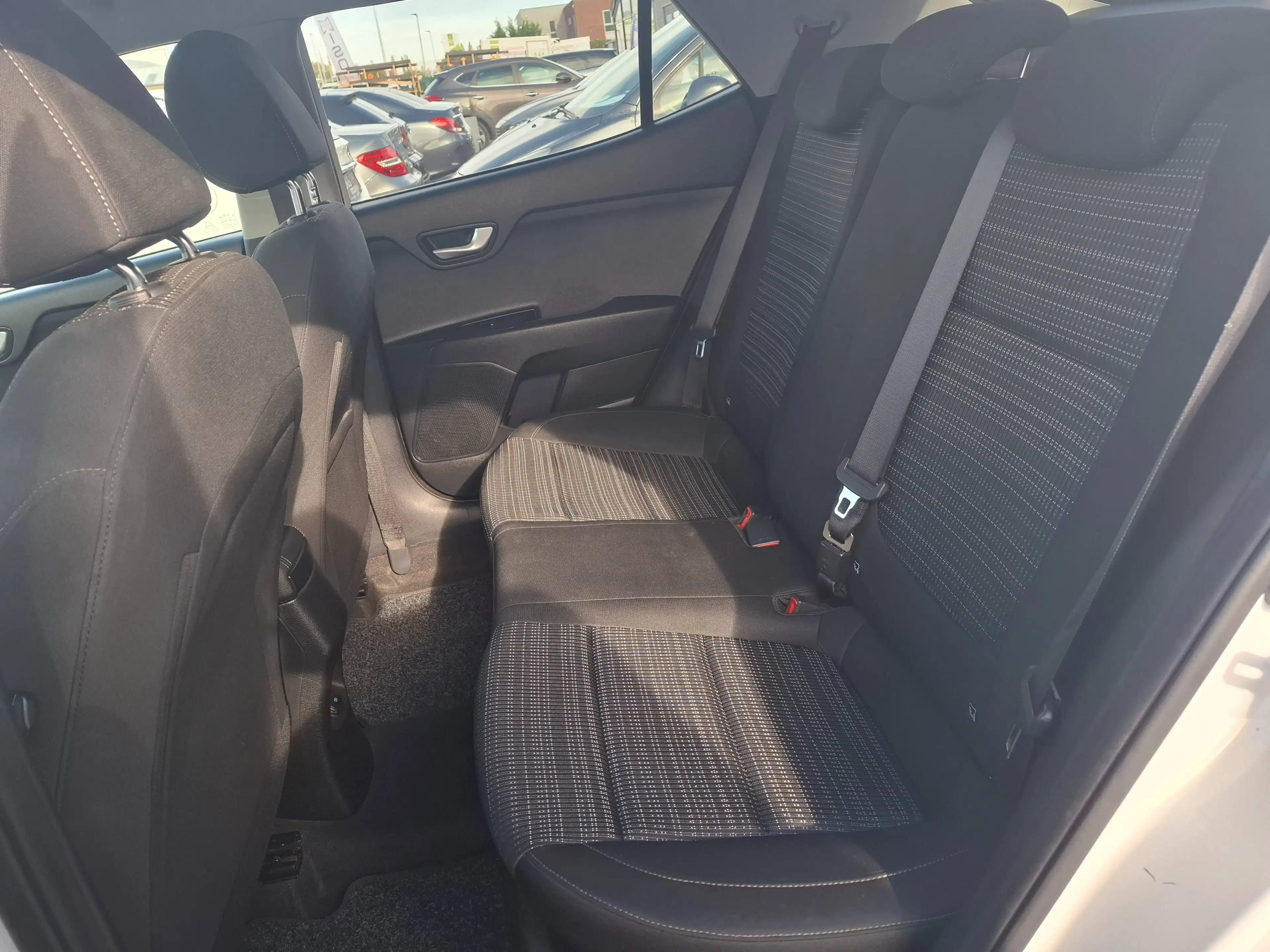 Kia Stonic Stonic 1.6 CRDi Sense ISG — photo 10