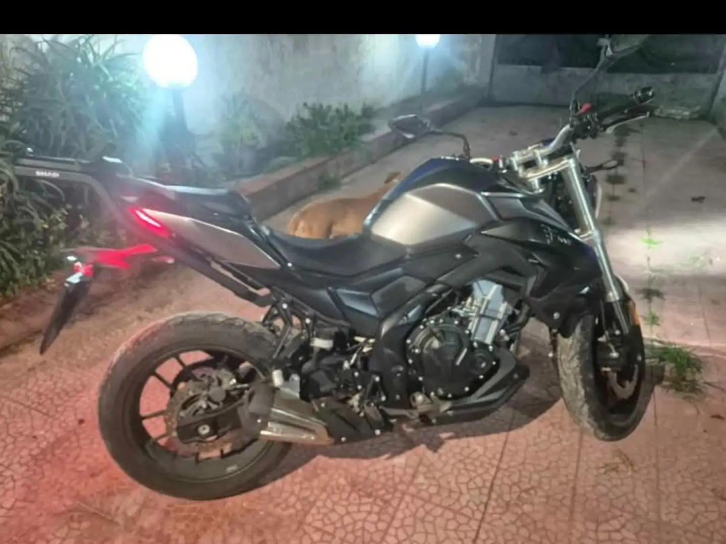 Voge 500R Szürke - 1