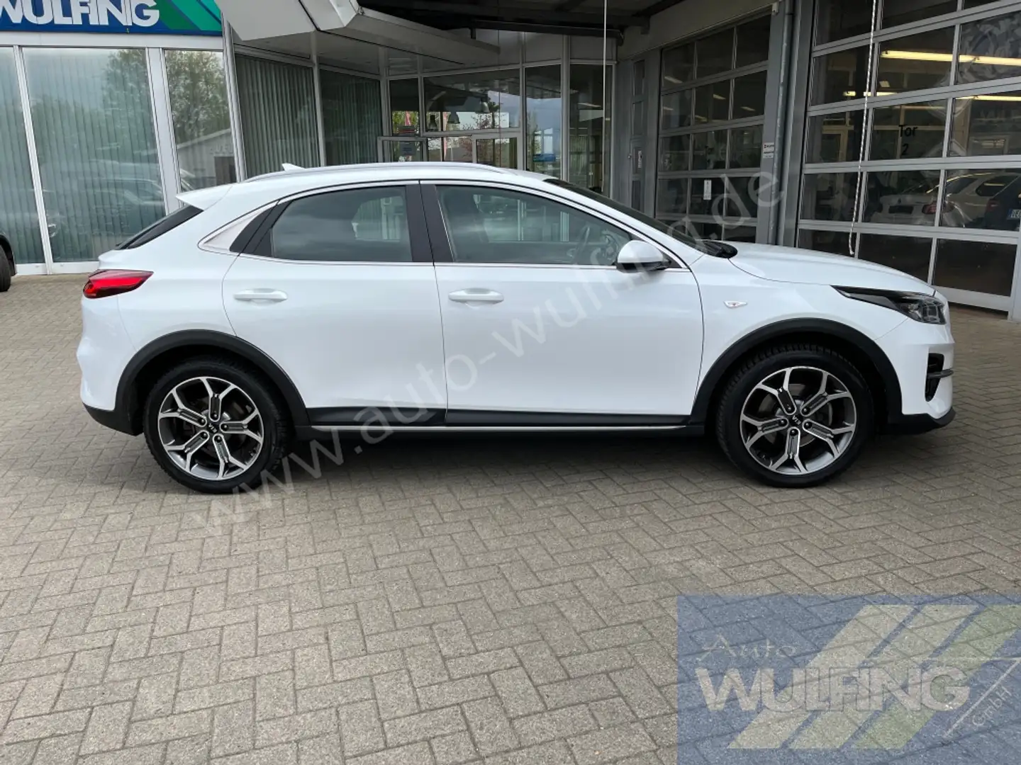 Kia XCeed 1,4T-GDI JBL Sound Edition 2. Hand Navi LED Weiß - 2