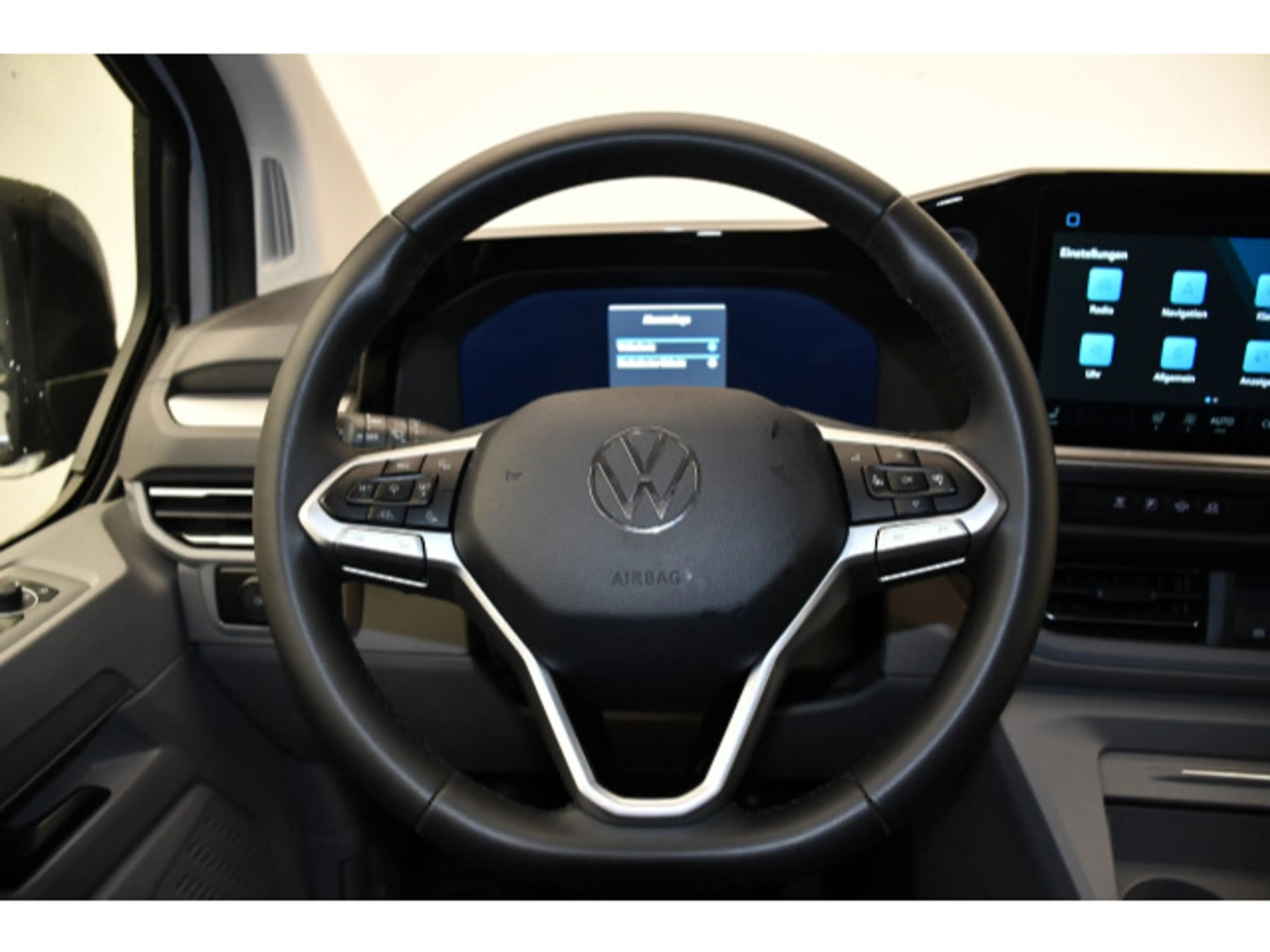 Volkswagen T7 Caravelle 2.0 TDI 4M Automatik Life 8.Sitze/A — photo 6