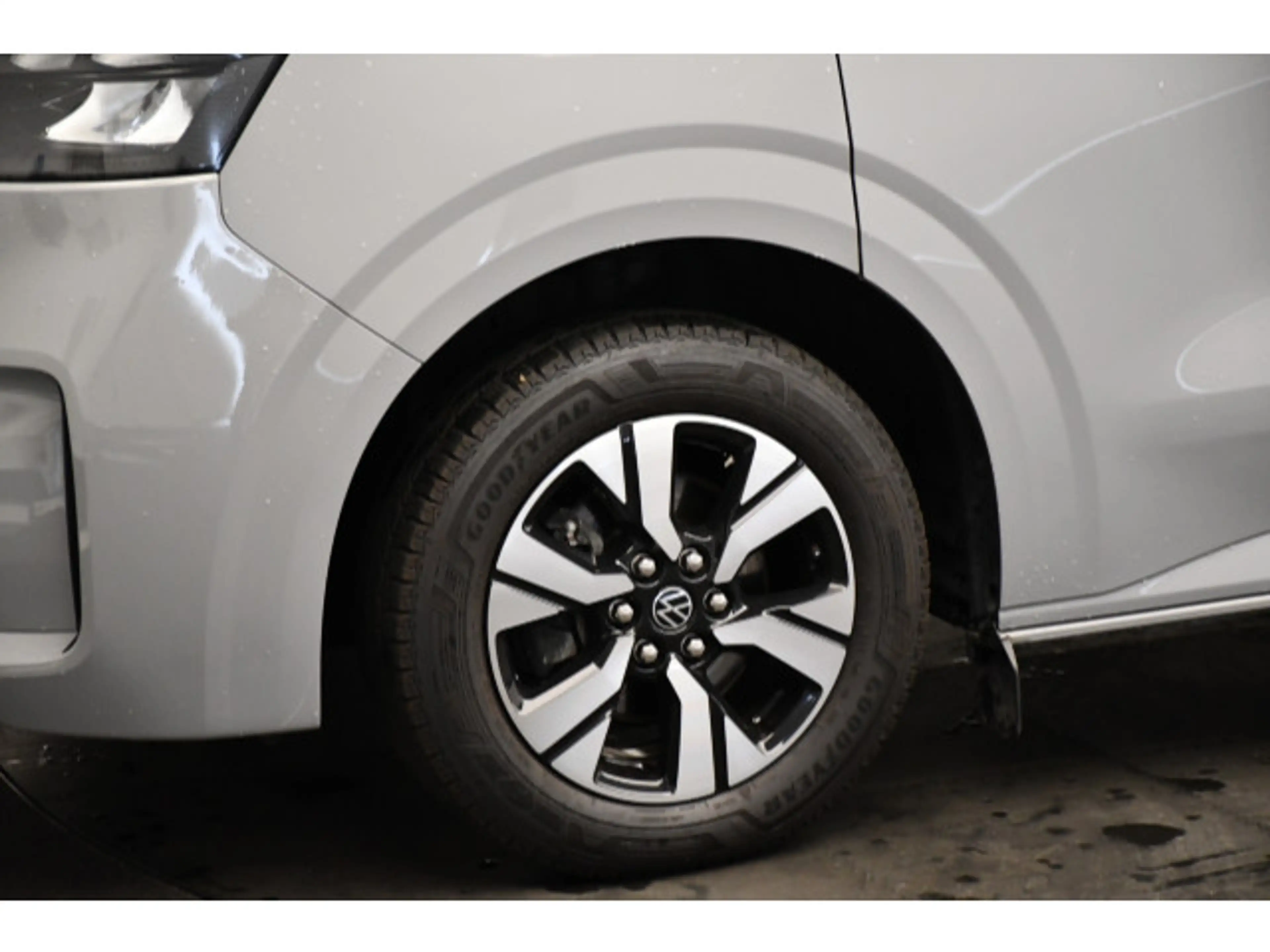Volkswagen T7 Caravelle 2.0 TDI 4M Automatik Life 8.Sitze/A — photo 15