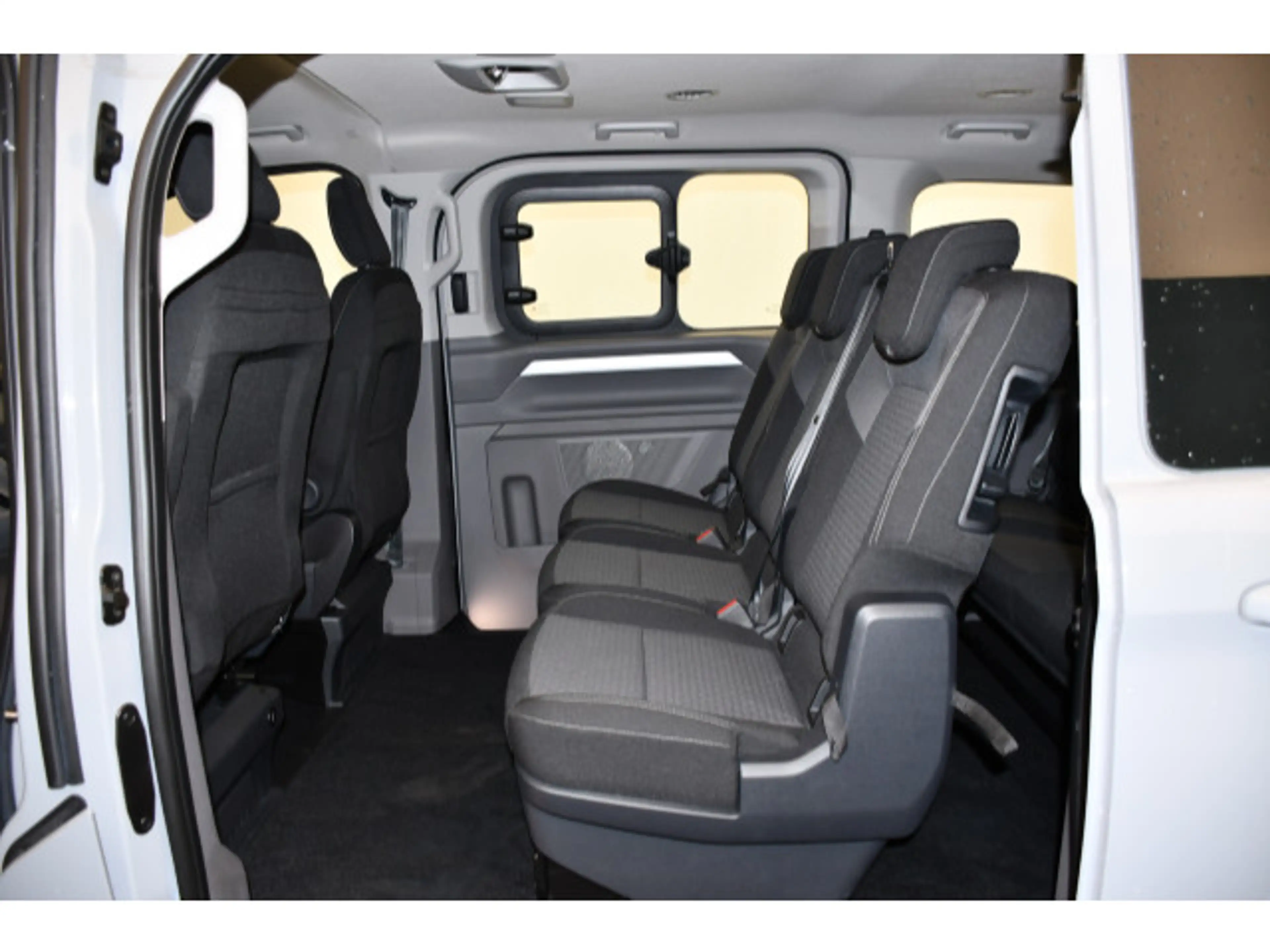 Volkswagen T7 Caravelle 2.0 TDI 4M Automatik Life 8.Sitze/A — photo 10