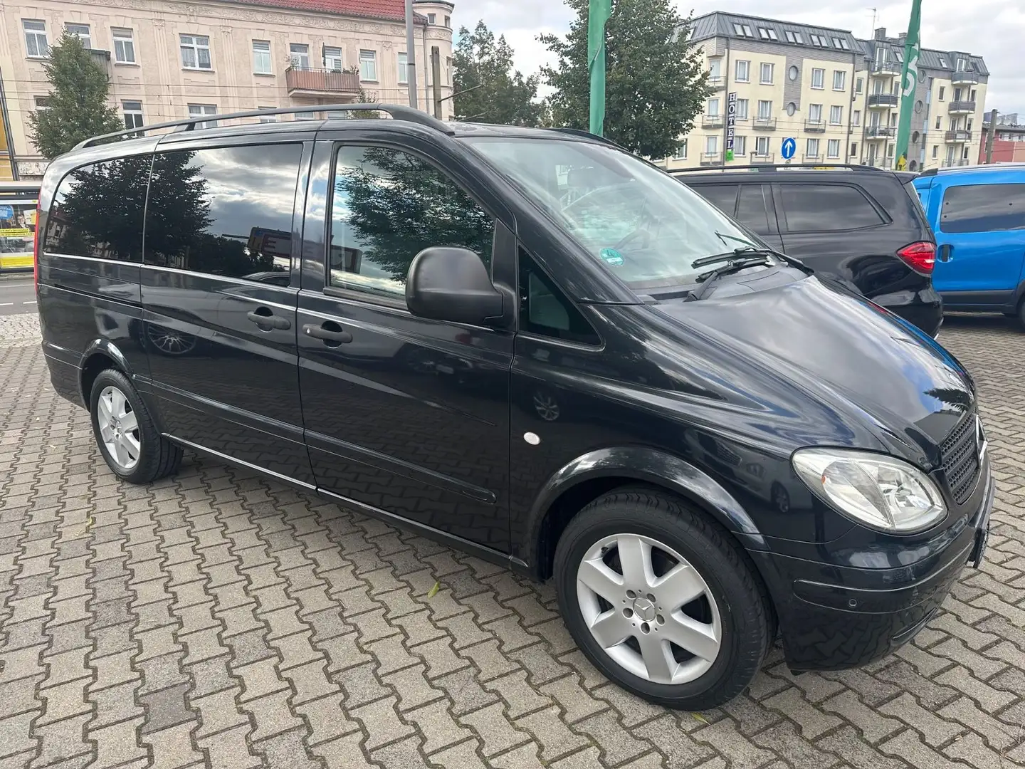Mercedes-Benz Viano 3.0 / PANORAMADACH/ STANDHEIZUNG Schwarz - 1