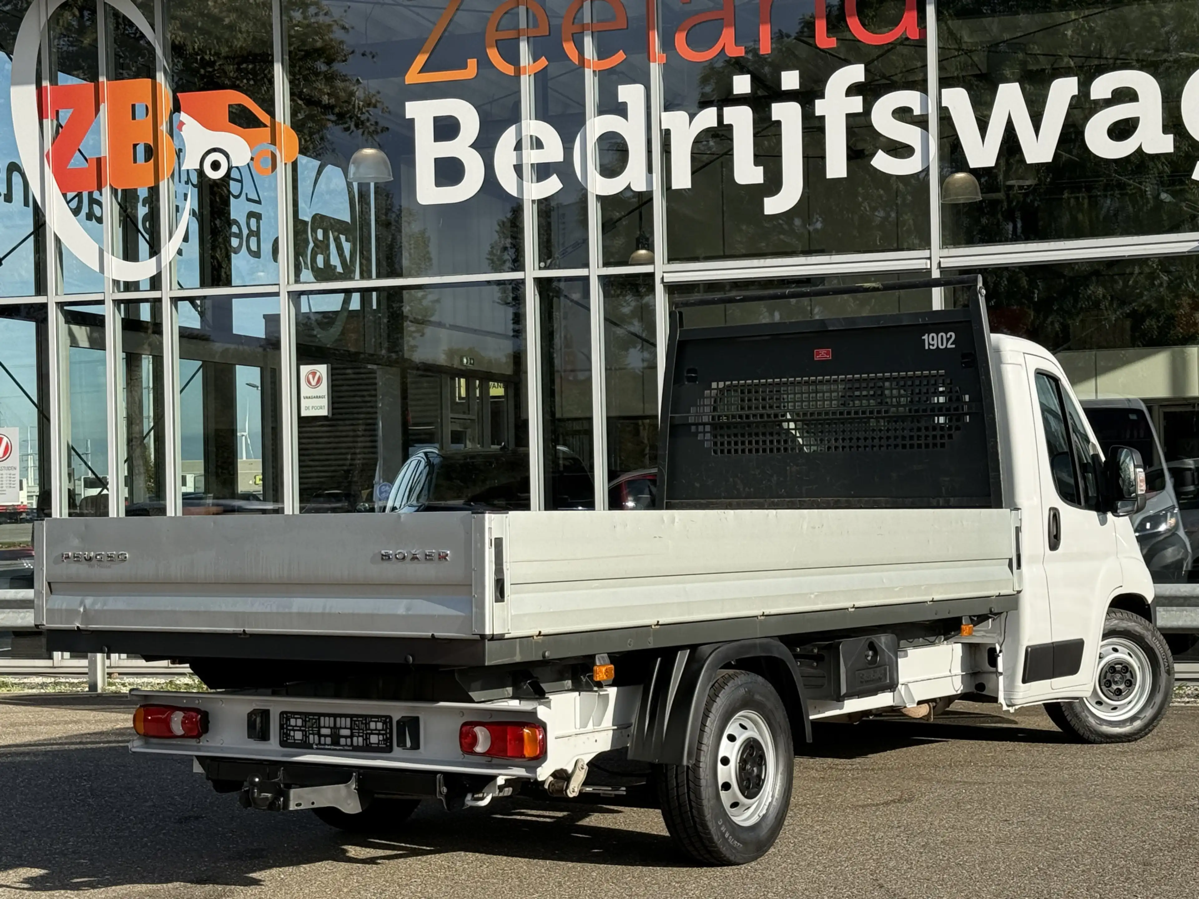 Peugeot Boxer 335 2.2 BlueHDi 165 L4 Pick-up | Open laadbak | Tr — photo 3