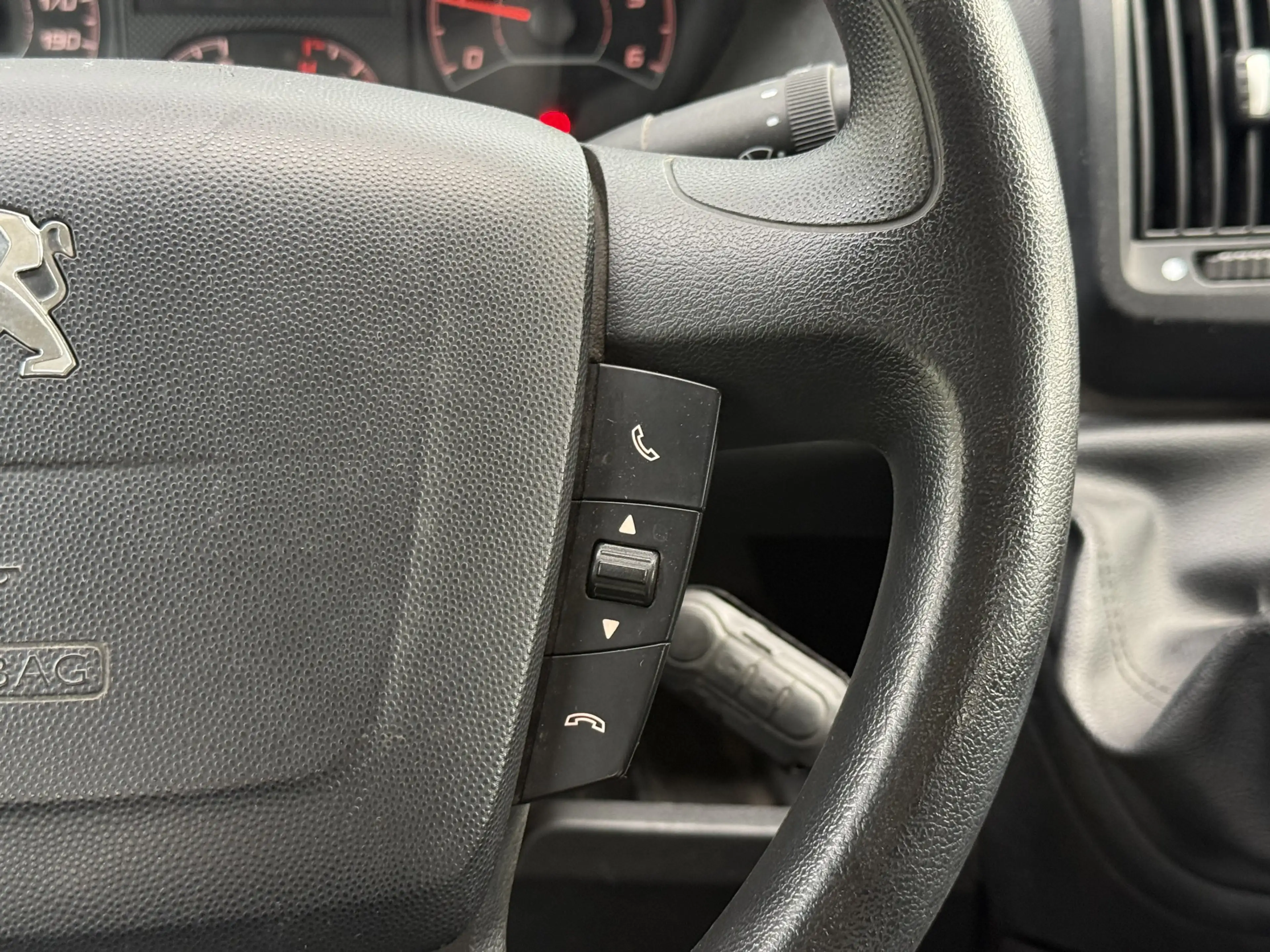 Peugeot Boxer 335 2.2 BlueHDi 165 L4 Pick-up | Open laadbak | Tr — photo 17