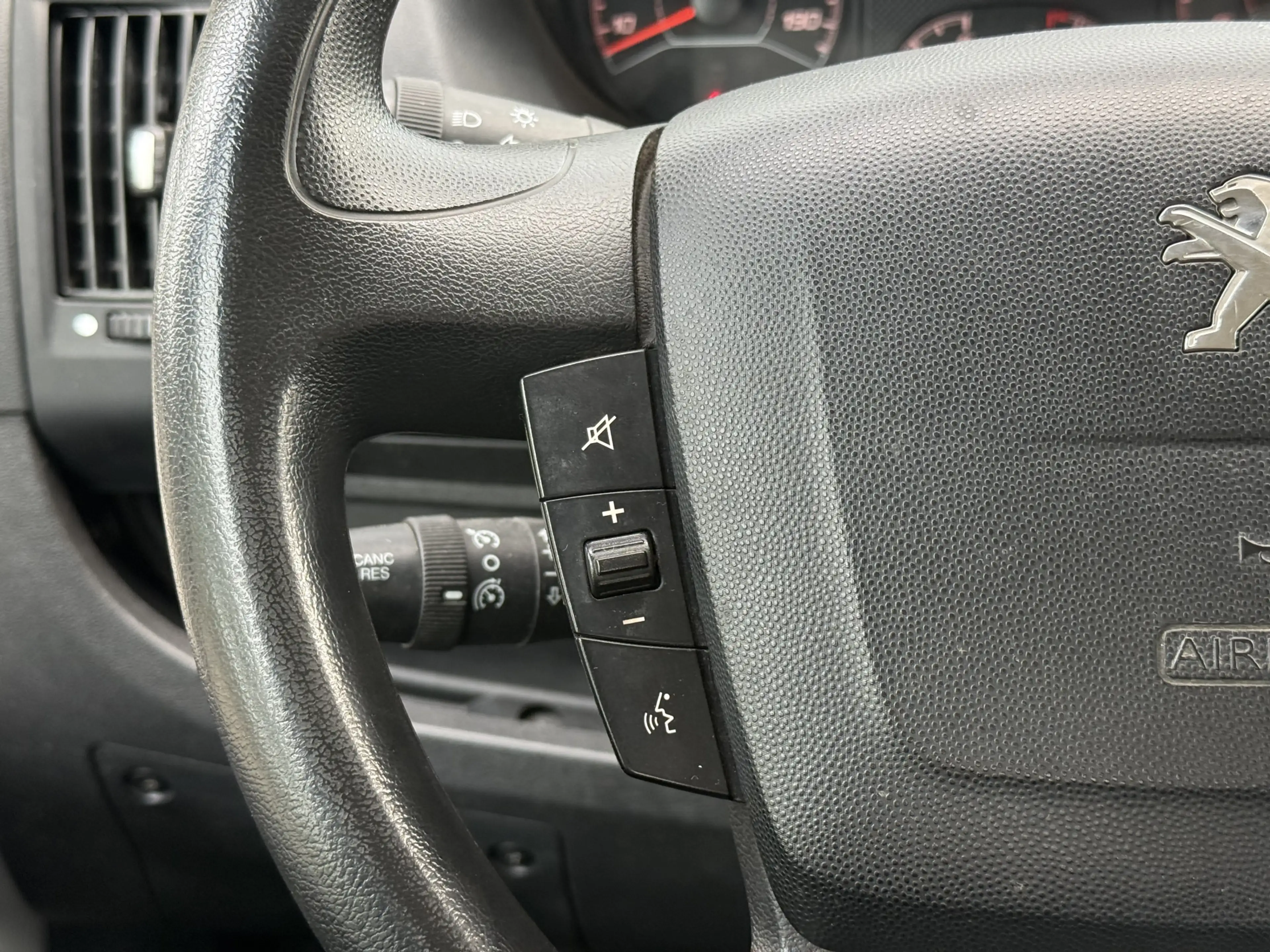 Peugeot Boxer 335 2.2 BlueHDi 165 L4 Pick-up | Open laadbak | Tr — photo 16