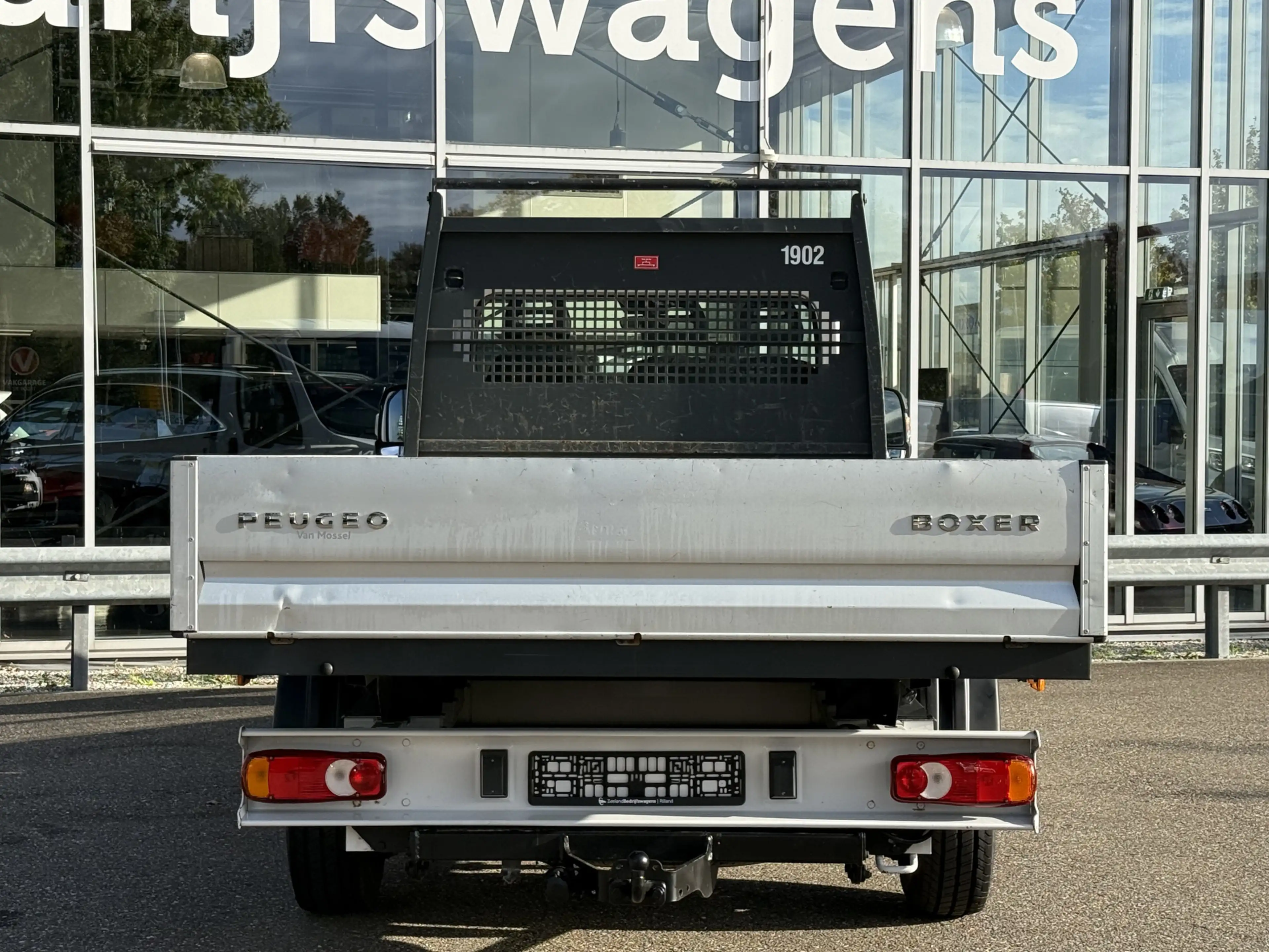 Peugeot Boxer 335 2.2 BlueHDi 165 L4 Pick-up | Open laadbak | Tr — photo 4