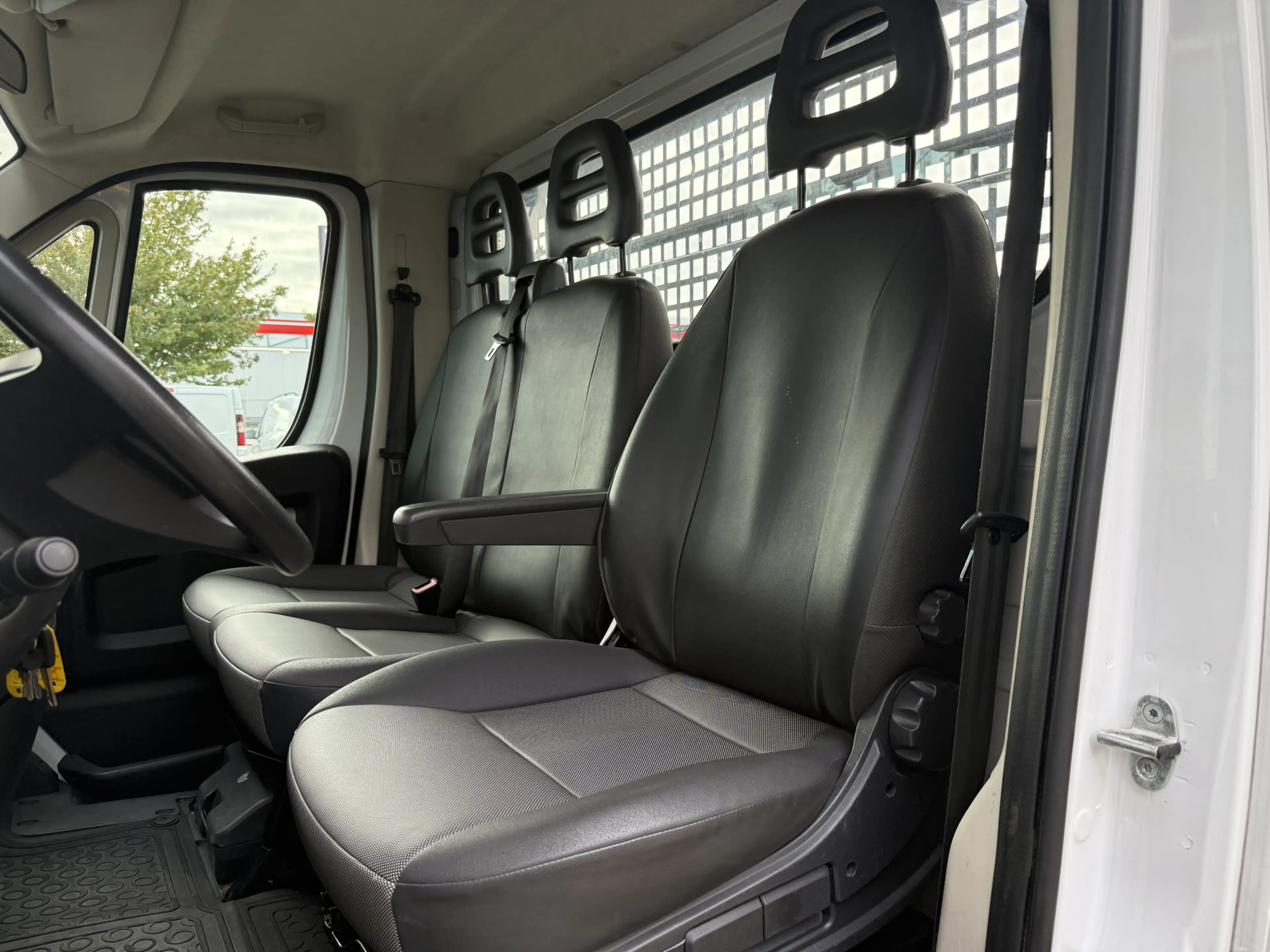 Peugeot Boxer 335 2.2 BlueHDi 165 L4 Pick-up | Open laadbak | Tr — photo 12