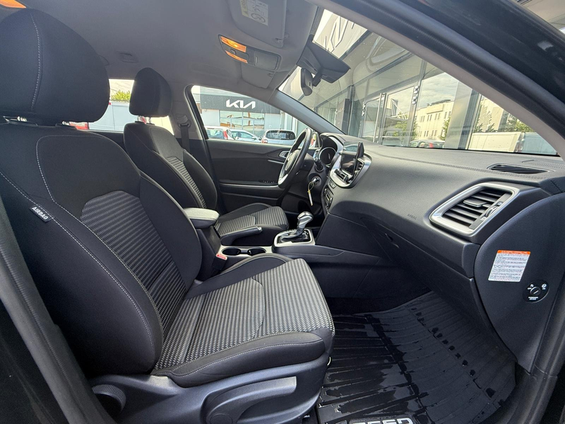 Kia Ceed SW / cee'd SW 1,6 CRDi Silber 48V DCT *Automatik* — photo 6