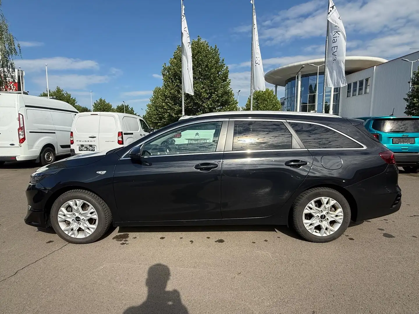 Kia Ceed SW / cee'd SW 1,6 CRDi Silber 48V DCT *Automatik* Schwarz - 2