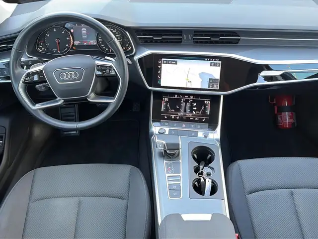 Audi A6 view 16