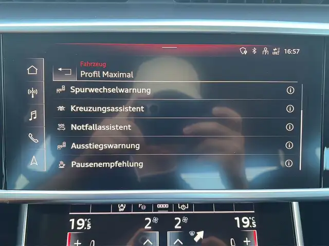 Audi A6 view 23