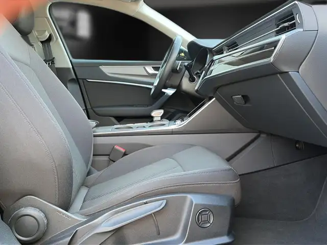 Audi A6 view 14