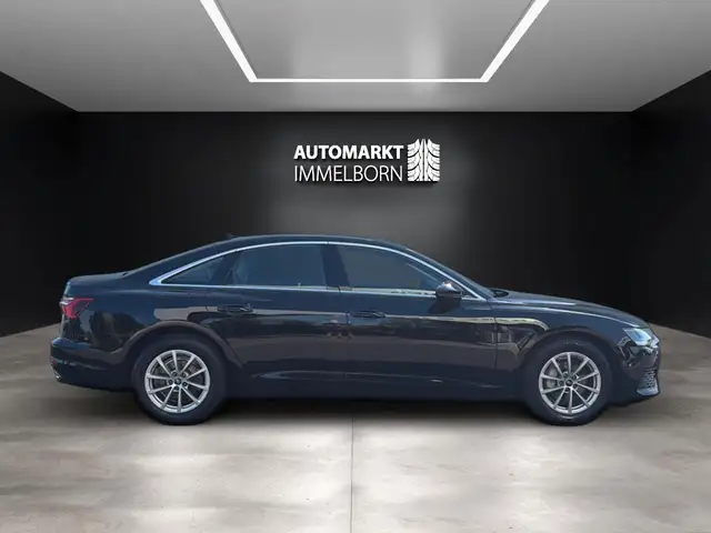 Audi A6 view 11