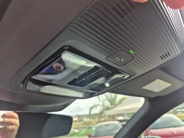 Audi Q3 view 15