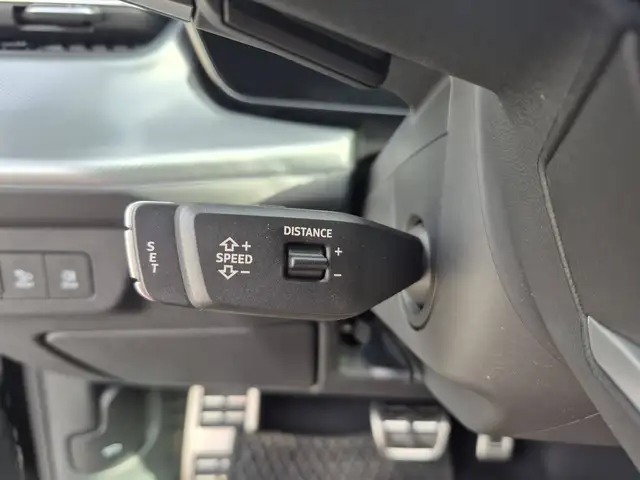 Audi Q3 view 24