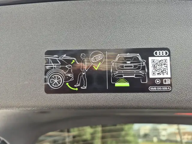 Audi Q3 view 26