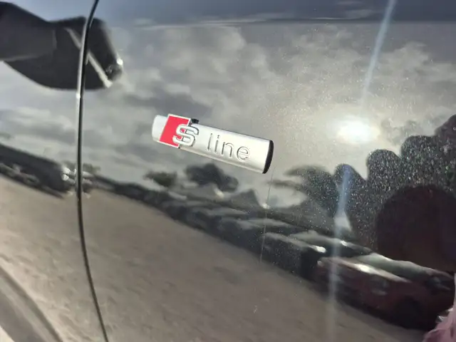 Audi Q3 view 27