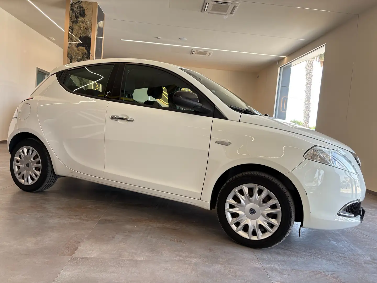 Lancia Ypsilon Ypsilon 1.3 mjt Gold 95CV Blanco - 2