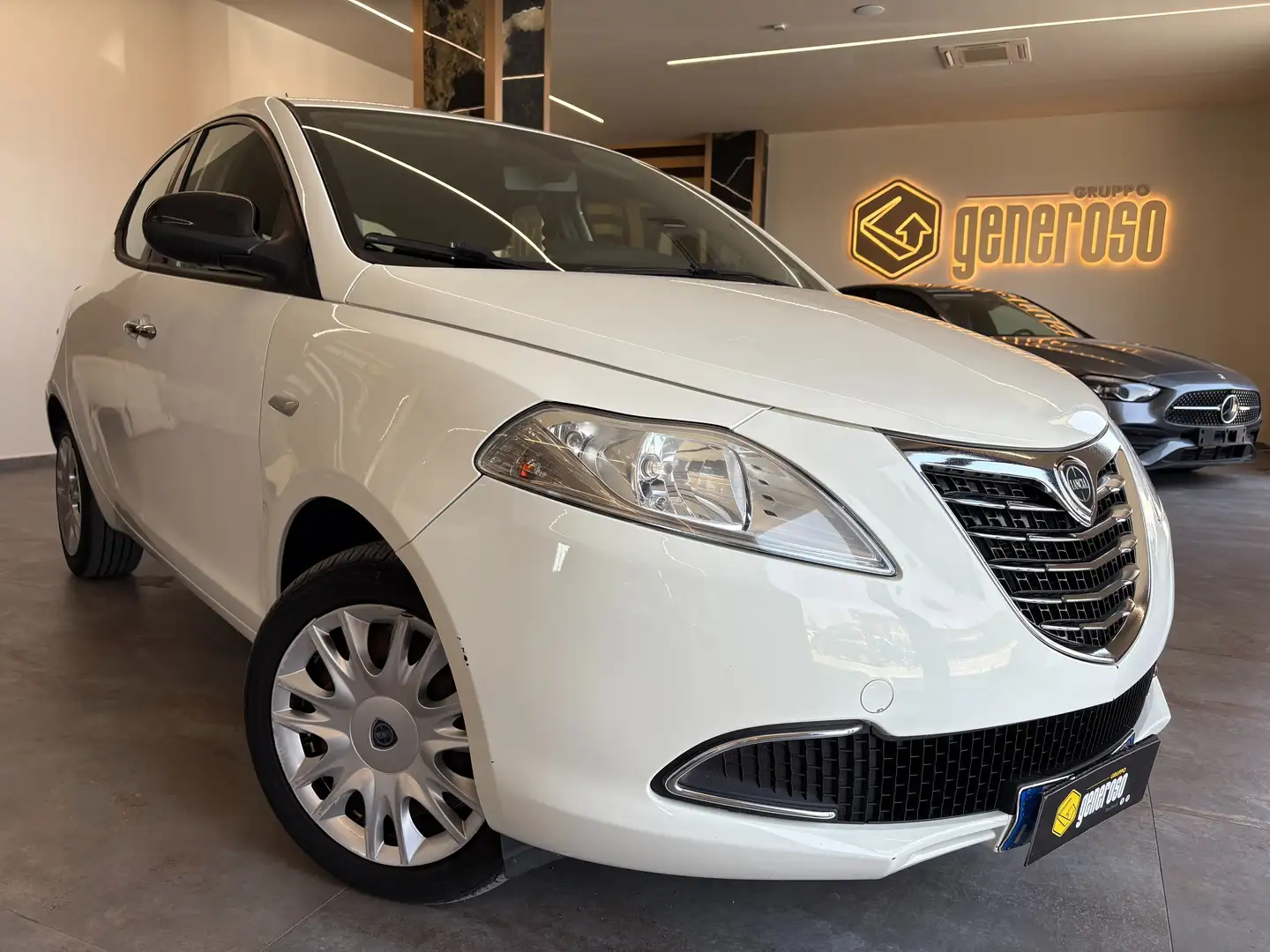Lancia Ypsilon Ypsilon 1.3 mjt Gold 95CV Blanco - 1