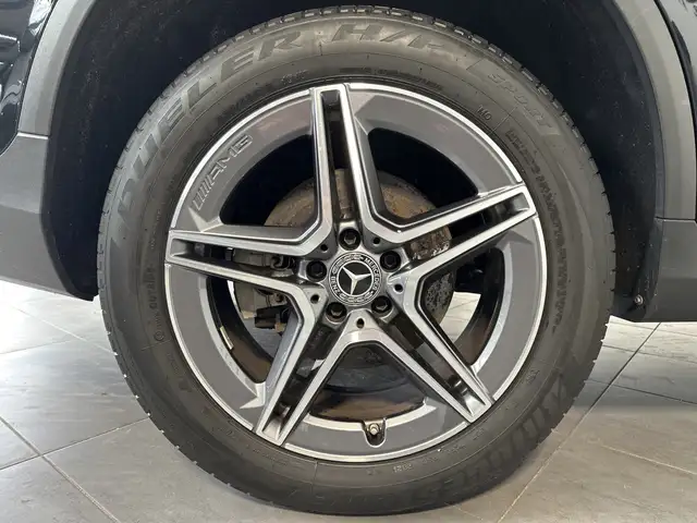 Mercedes-Benz 300 view 3