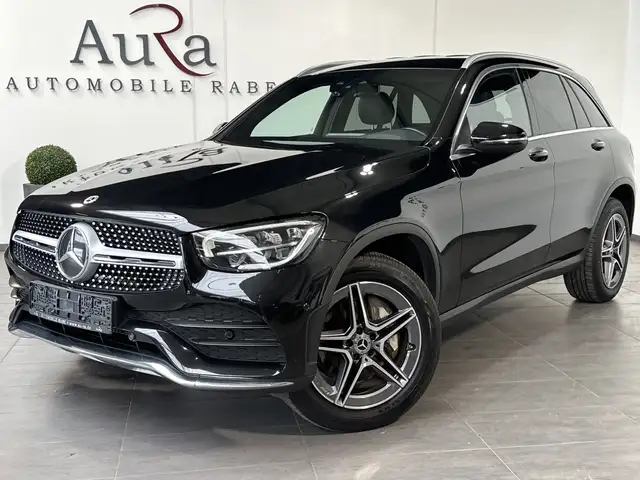 Mercedes-Benz 300 view 2