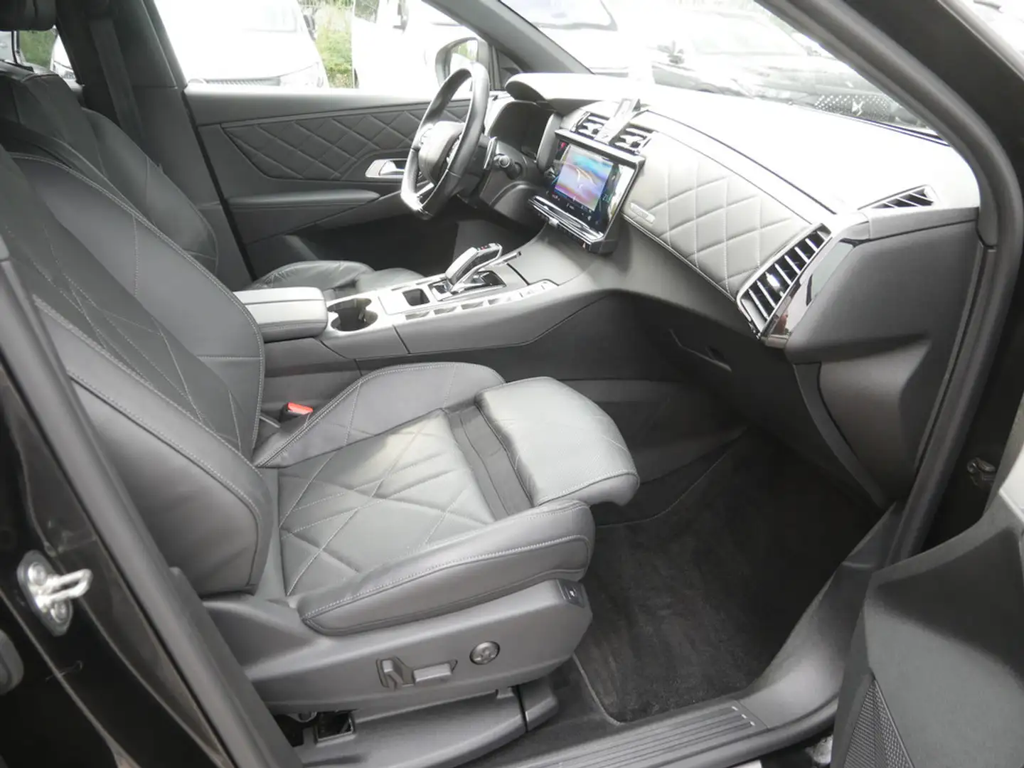 DS Automobiles DS 7 Crossback E-Tense 225 Ligne Noire LED Zwart - 2
