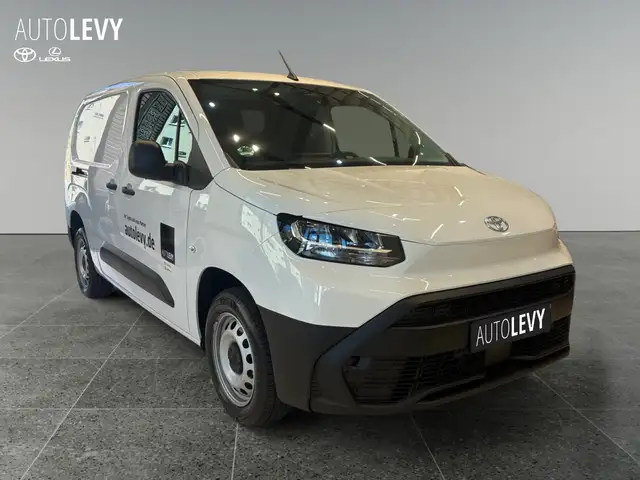 Toyota Proace City view 8