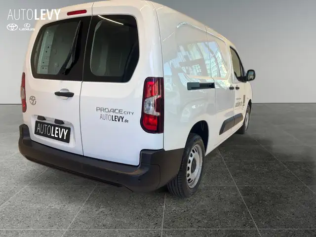 Toyota Proace City view 6