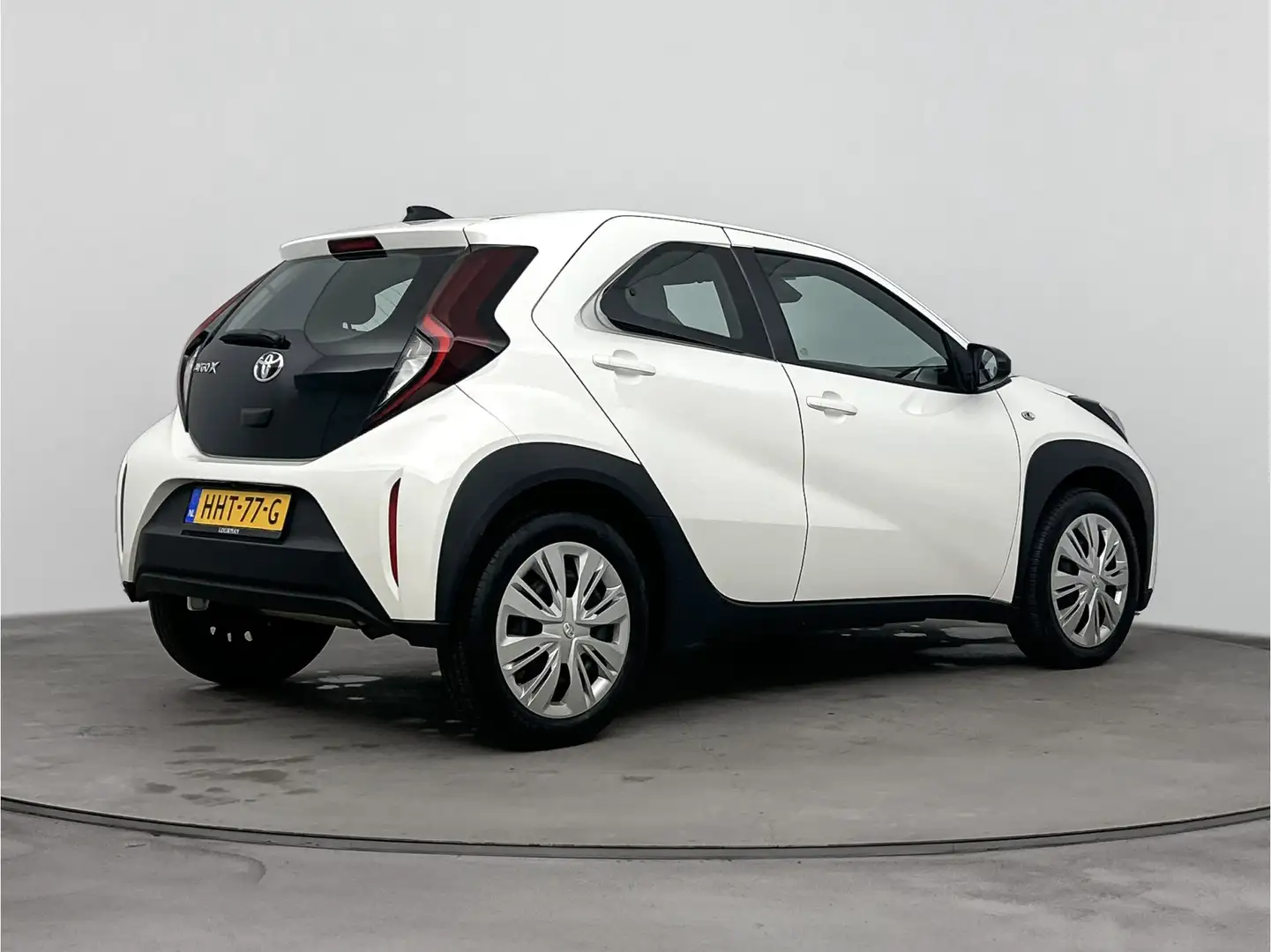 Toyota Aygo X 1.0 VVT-i MT Play Limited | Airco | Parkeercamera Wit - 2