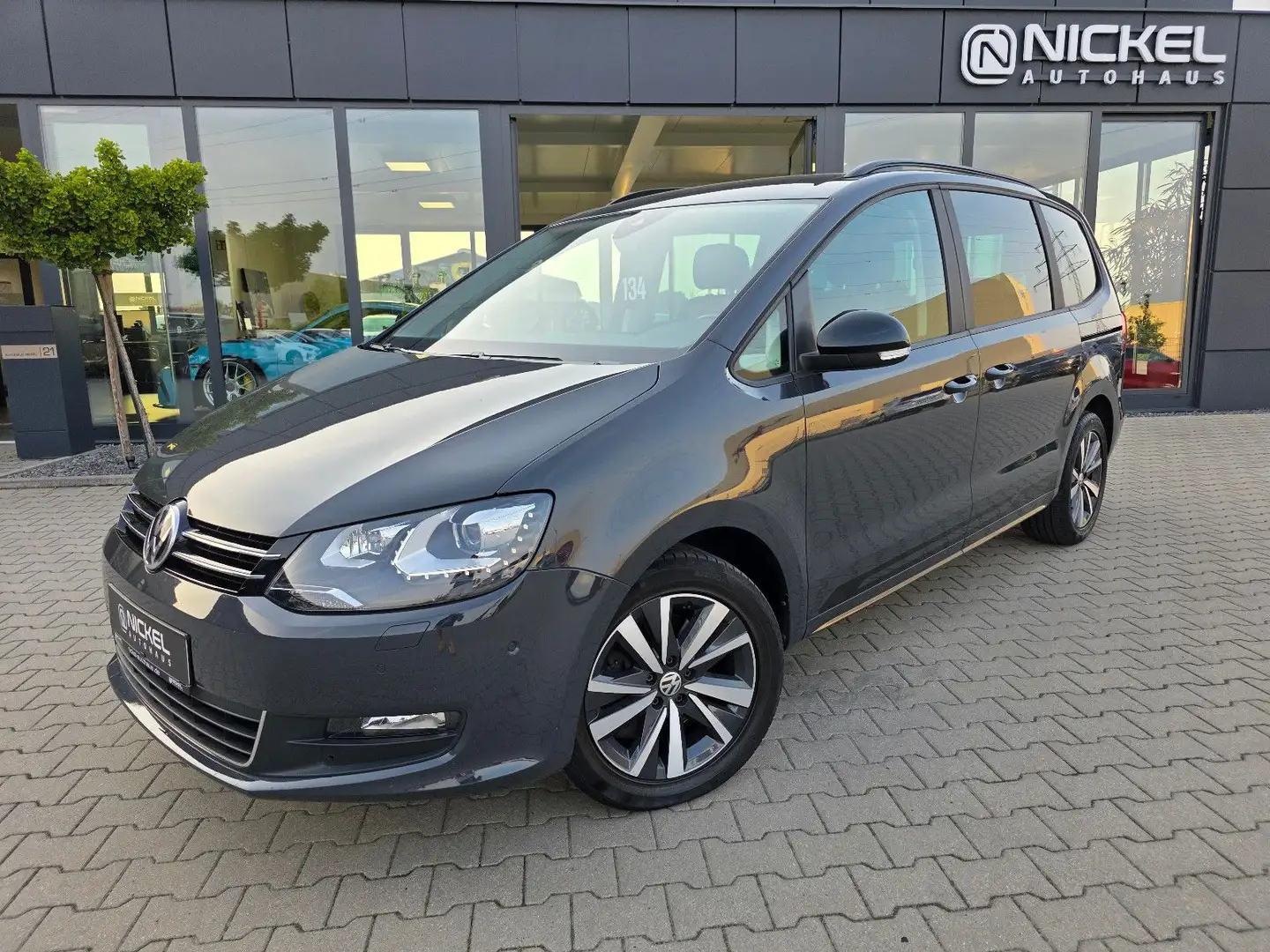 Volkswagen Sharan Black Style*7-Sitze*Leder*Xenon*Kamera*Vo Gris - 1