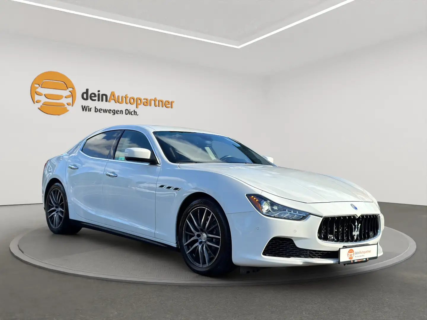 Maserati Ghibli SQ4 SSD Leder LED Navi RFK Weiß - 2