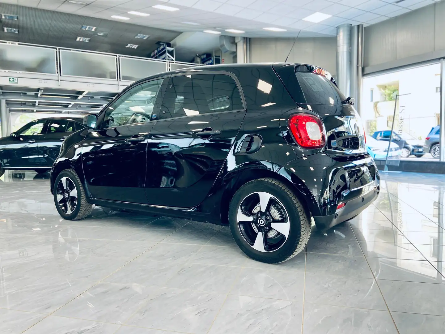 smart forFour PASSION Zwart - 2