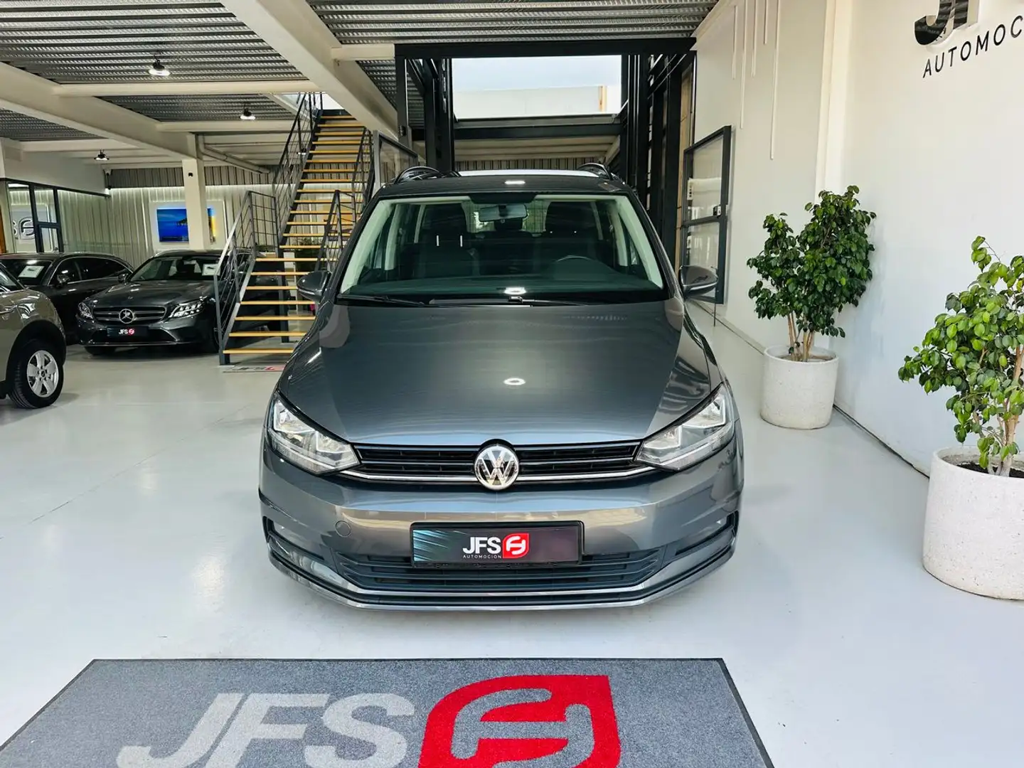 Volkswagen Touran 1.6TDI Business Edition 85kW Gris - 2
