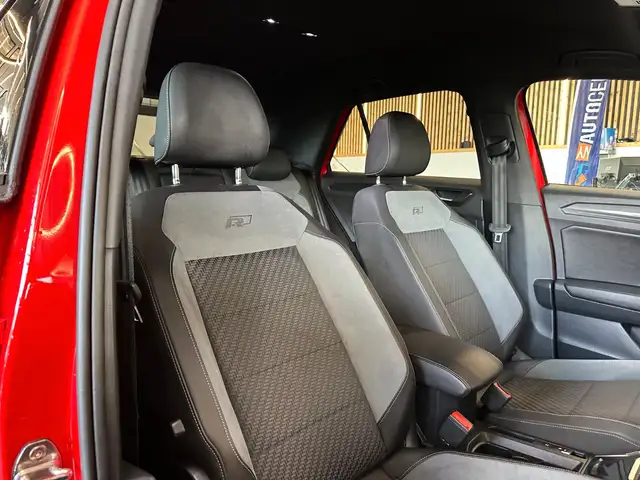Volkswagen T-Roc view 7