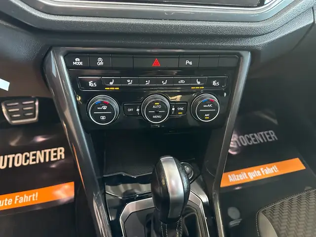 Volkswagen T-Roc view 11