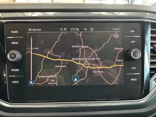 Volkswagen T-Roc view 14