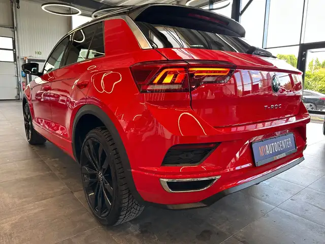 Volkswagen T-Roc view 5