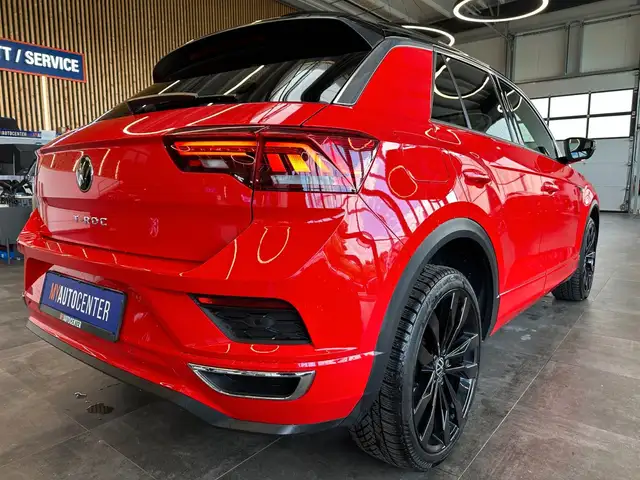 Volkswagen T-Roc view 2