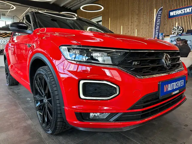 Volkswagen T-Roc view 3