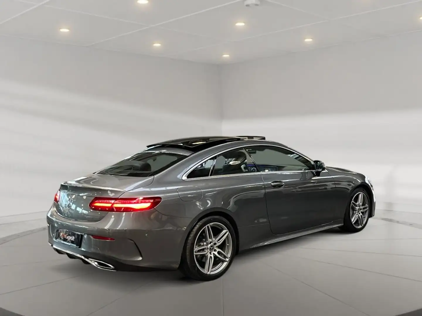 Mercedes-Benz E 220 d Coupe AMG AMG+Comand+HUD+Pano+SHD+Wide Grau - 2