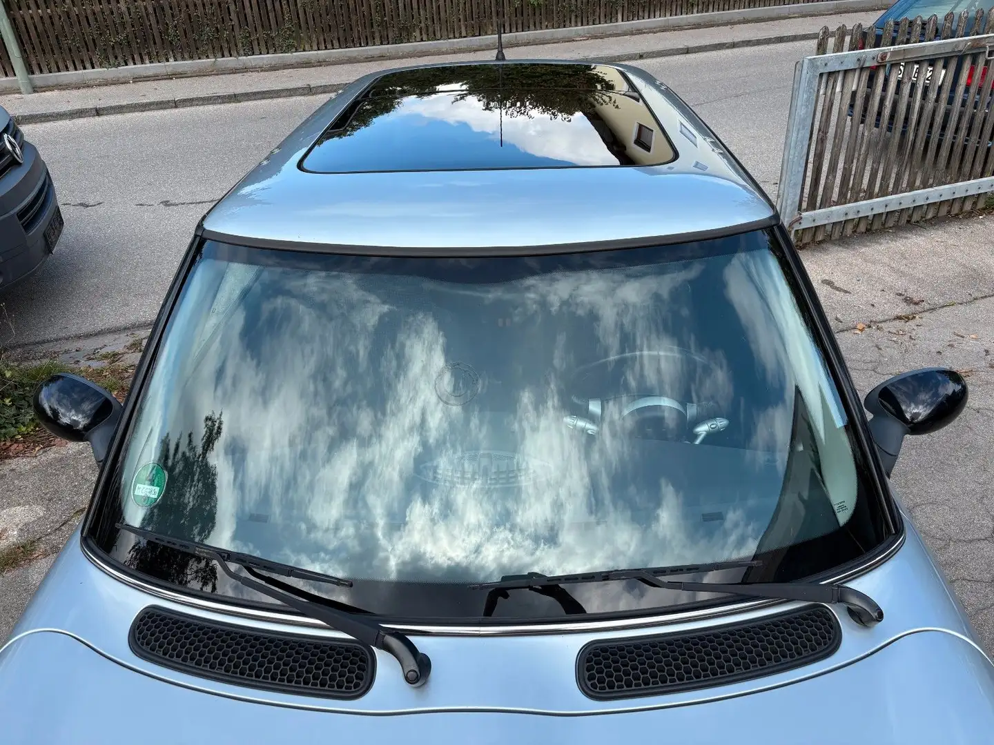 MINI Cooper 1,6 Benzin *Klima*TÜV 09/2027*Panoramdach Gris - 2