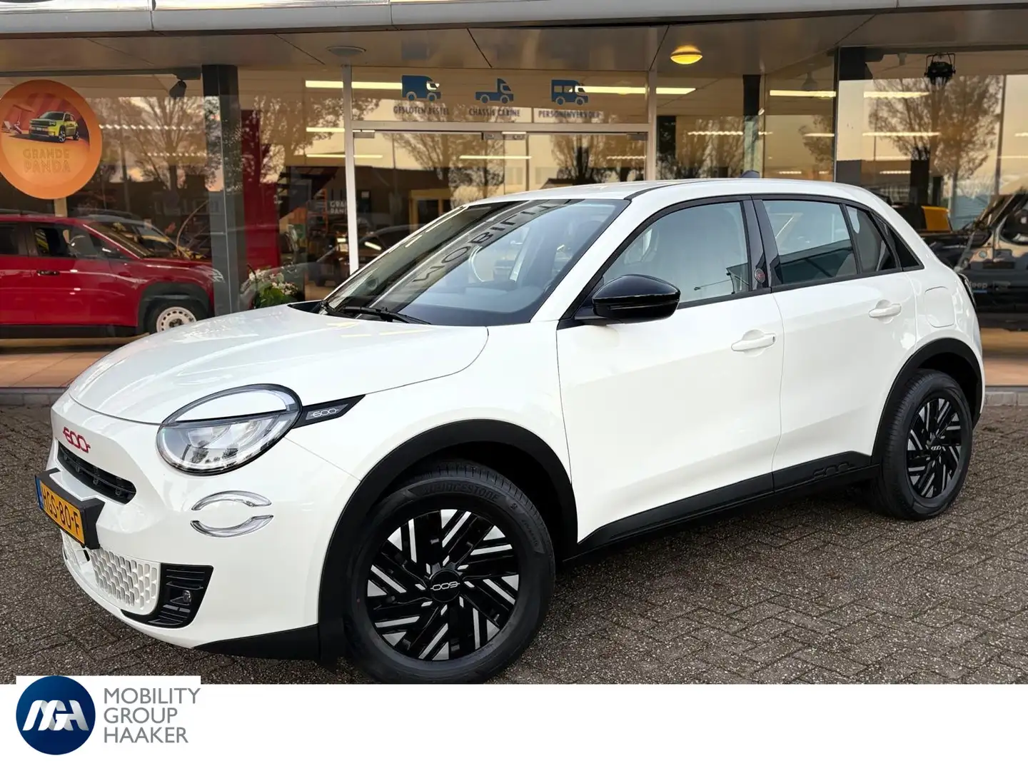 Fiat 600e RED 54 kWh | Carplay | Cruise control | Parkeer se Blanc - 1