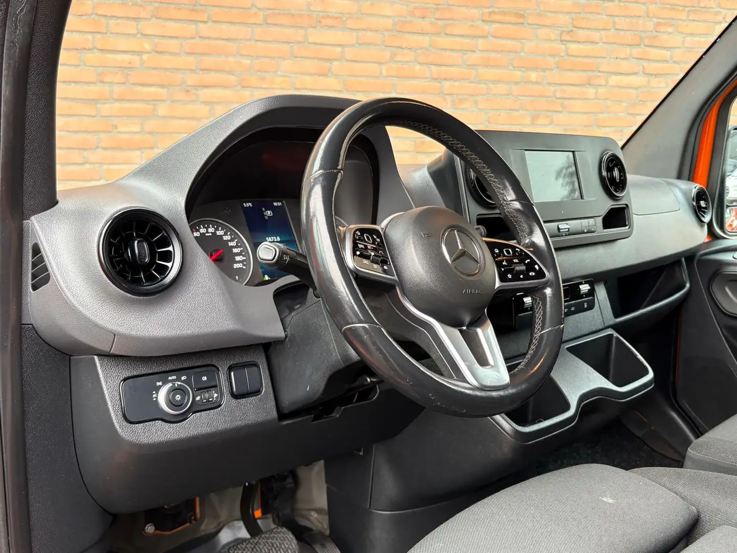 Mercedes-Benz Sprinter 316CDI 164PK 7G-Tronic L2H2 / Distronic / Carplay Orange - 2