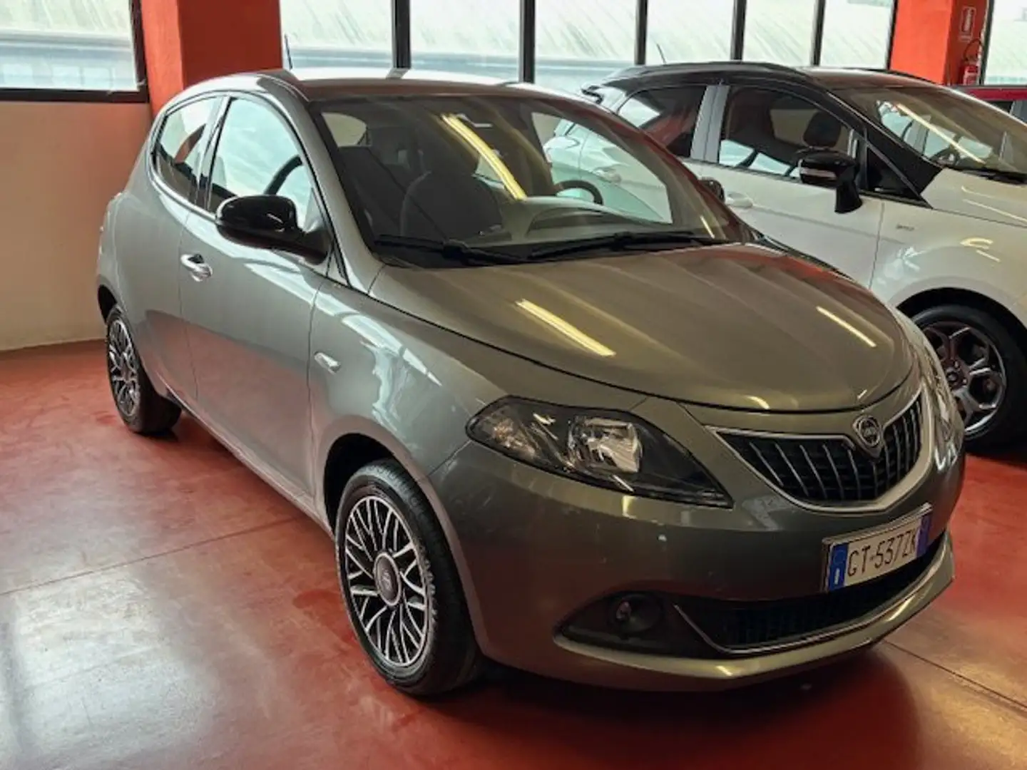 Lancia Ypsilon Ypsilon 1.0 FireFly 5 porte S&S Hybrid Platino Gris - 1
