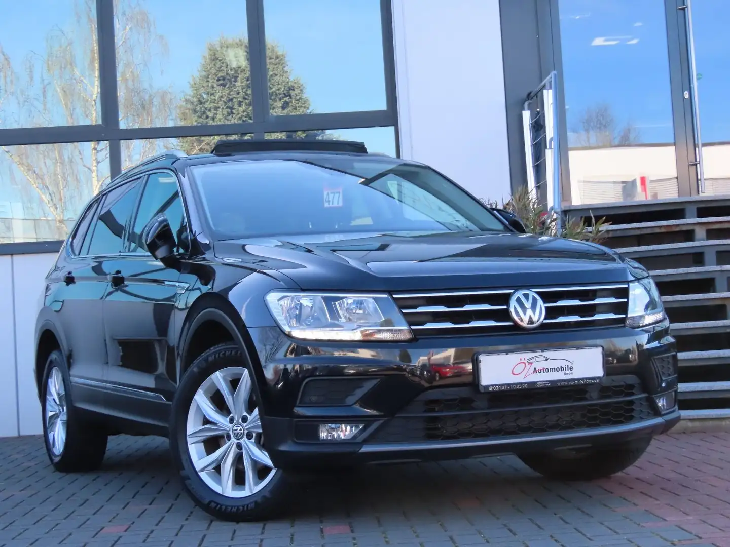 Volkswagen Tiguan Allspace 2.0 TDI SCR Comfortline Pano Чорний - 1