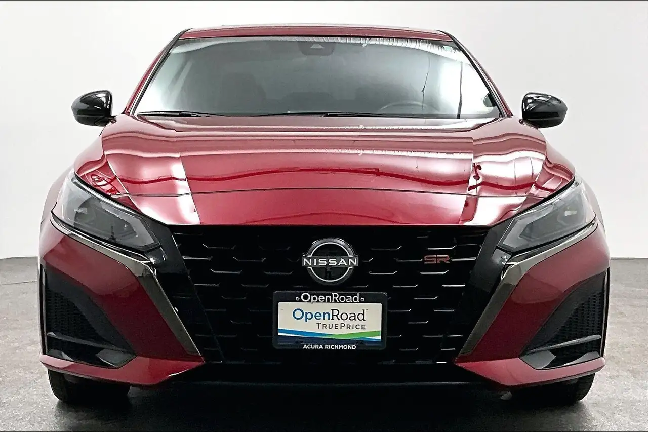 Nissan Altima снимка Nissan Altima