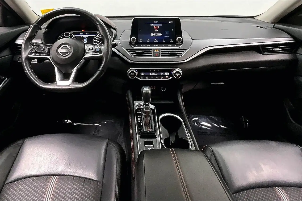 Nissan Altima снимка Nissan Altima