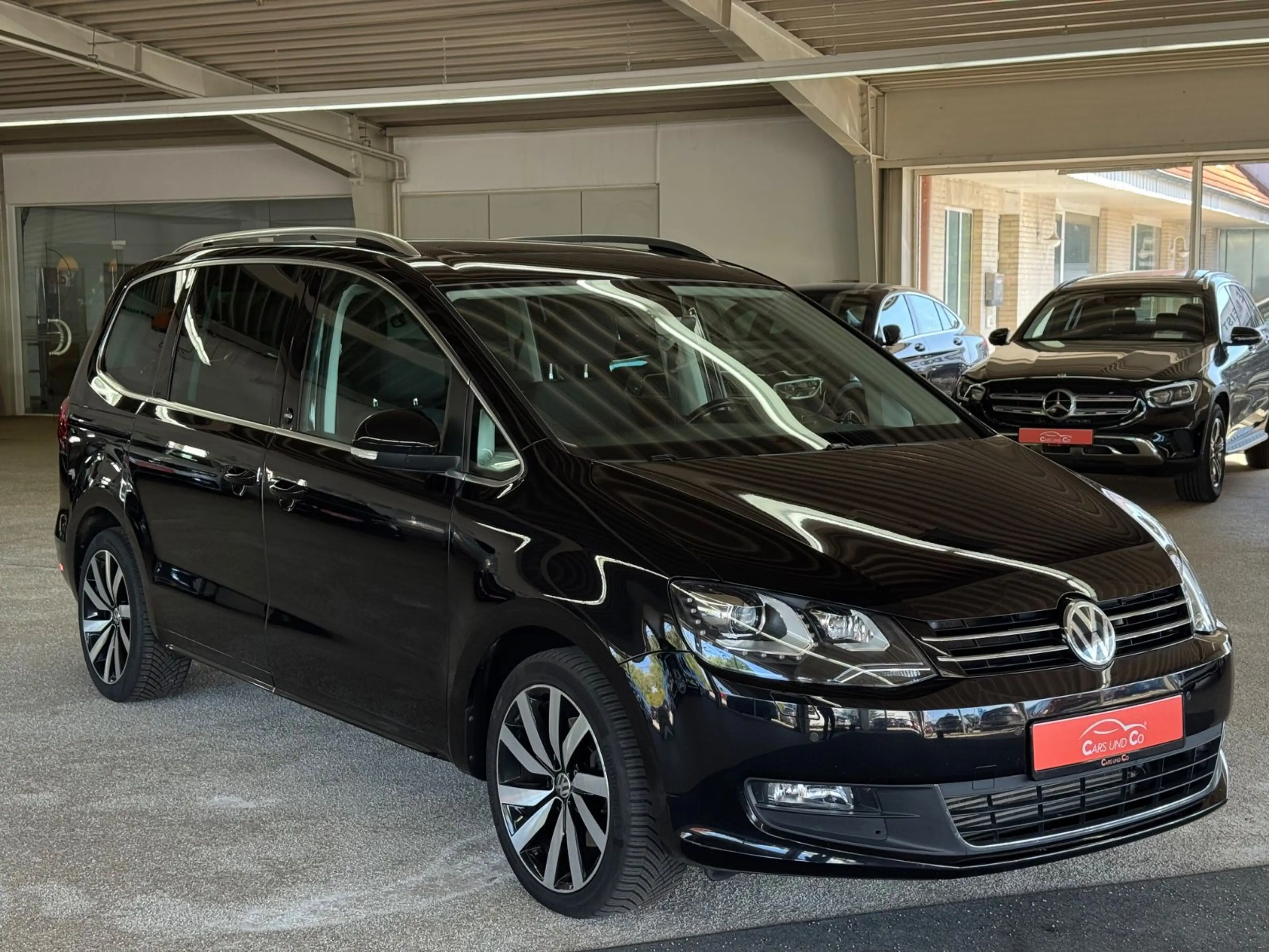 Volkswagen Sharan DSG 7Sitz AHK*STHZ*APP*LED*SHZ*ACC*PAN*RK — photo 5