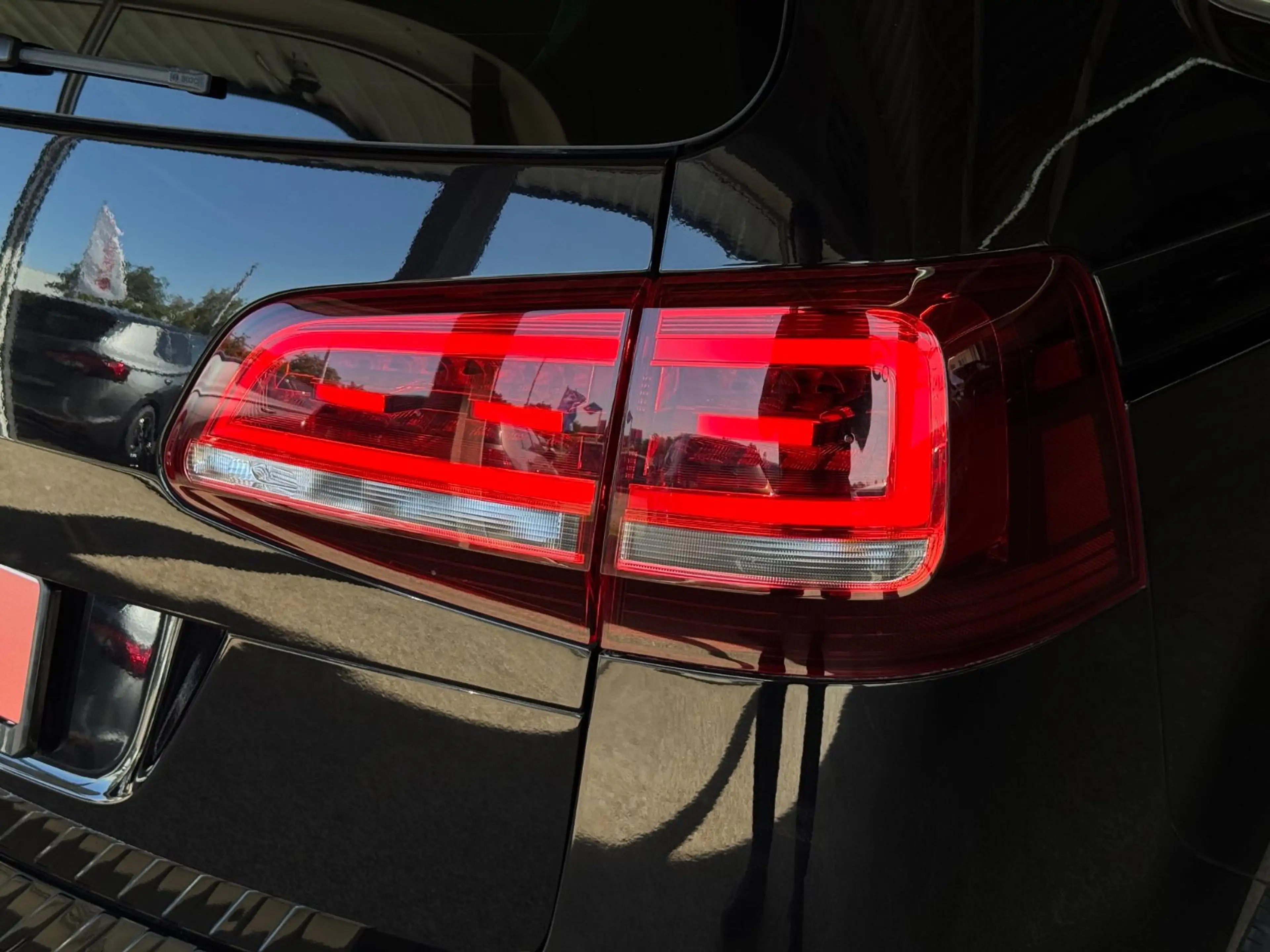 Volkswagen Sharan DSG 7Sitz AHK*STHZ*APP*LED*SHZ*ACC*PAN*RK — photo 7